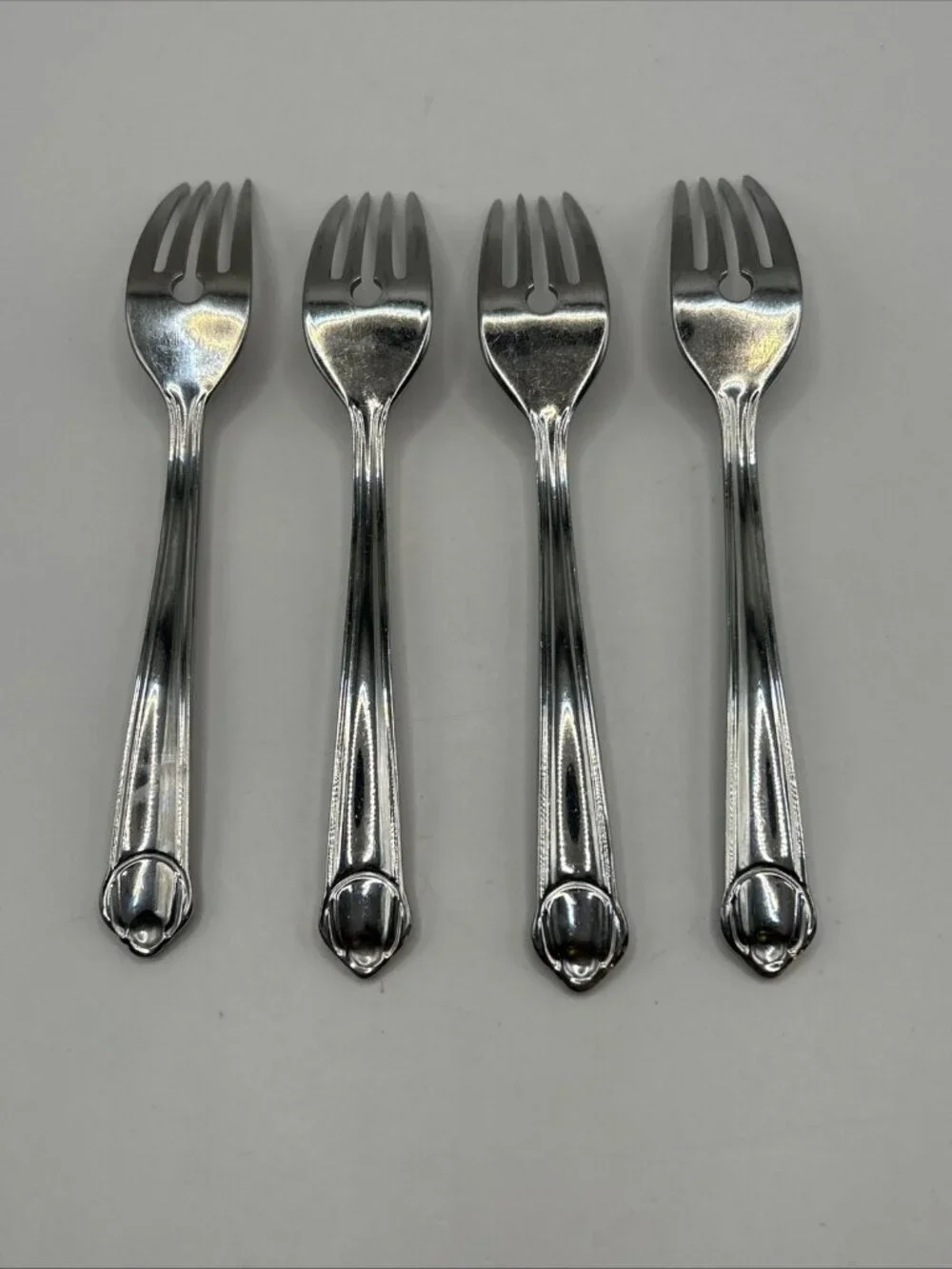 4 Salad Forks Mikasa Gerald Patrick CLASSICO SATIN 18/8 Stainless Korea 6 3/8